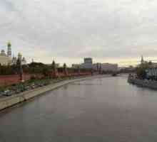 Parcare sub râul Moscova