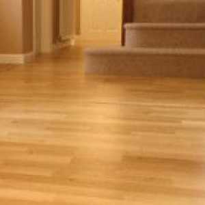 Cum să se alinieze podeaua de lemn sub laminat, fără întârziere?