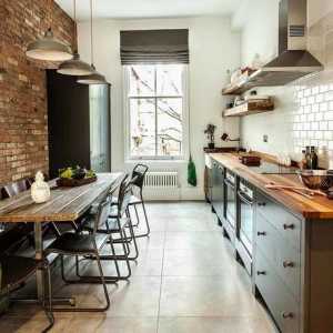Bucătăria în stil mansardă - o opțiune de buget pentru persoanele creative