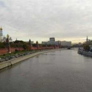 Parcare sub râul Moscova