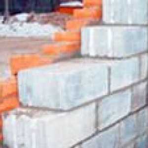 Comparație de blocuri de spumă și cărămizi